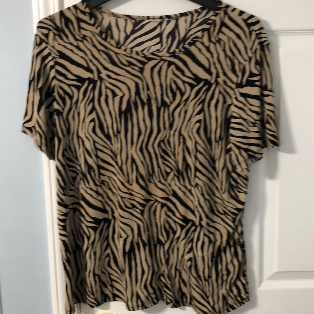 Extra large zebra striped shirt short sleeve
